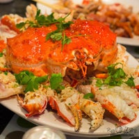 Foto diambil di Fatty Cow Seafood Hot Pot 小肥牛火鍋專門店 oleh ChineseBites.com pada 3/23/2016