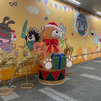 Photo taken at Taipei Metro Mall by Lilian H. on 12/17/2023
