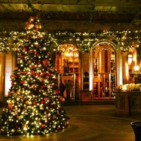 Foto diambil di Lotte New York Palace oleh Alfie pada 12/12/2012