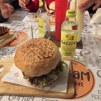 รูปภาพถ่ายที่ GnHam Burger Bar โดย Gianluca D. เมื่อ 3/19/2015