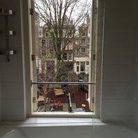 Photo taken at Amsterdam Hostel Uptown by Это on 12/10/2015