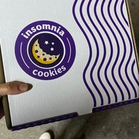 Foto scattata a Insomnia Cookies da Valerie C. il 4/11/2023