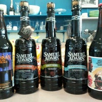 Das Foto wurde bei Pacific Park Market &amp;amp; Deli von Beer S. am 9/26/2012 aufgenommen