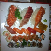 Foto tirada no(a) Sushi Mart por Rubens C. em 12/7/2012