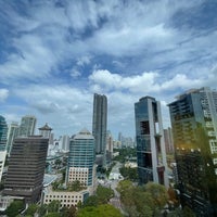 Photo taken at Four Seasons Hotel Singapore by waka on 3/14/2023