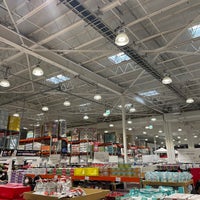 Photo taken at Costco by ヒロパパ on 4/30/2022