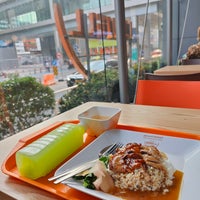 Foto diambil di Taweewong Tawanyasak Food Court oleh Alphabet pada 4/11/2023
