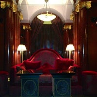 10/30/2012 tarihinde Jbastien H.ziyaretçi tarafından Hotel Athenee Paris'de çekilen fotoğraf