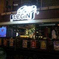 Photo taken at BezginS&amp;#39; Lounge Cafe &amp;amp; Bar by Güçlü İ. on 12/5/2012