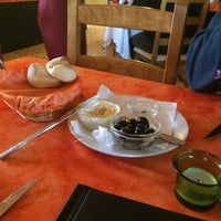 Foto tirada no(a) L&amp;#39; Artista por Nanda J. em 6/7/2014