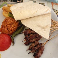 Das Foto wurde bei Topçu Restaurant von Merve am 4/11/2013 aufgenommen