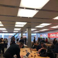 Photo taken at Apple Bentall Centre by iSponsor on 2/17/2019