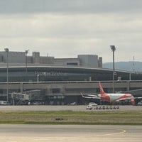 Foto tirada no(a) Aeroporto de Zurique (ZRH) por hazel y. em 5/18/2023