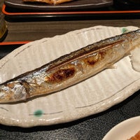 Photo taken at 料理人のいる魚屋 ガシラ by Wireworkes on 11/19/2020