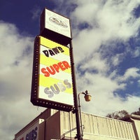 รูปภาพถ่ายที่ Dan&amp;#39;s Super Subs โดย Wes A. เมื่อ 12/24/2012
