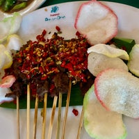 Photo taken at Pulau Dua Restaurant by STP ✅. on 10/23/2021