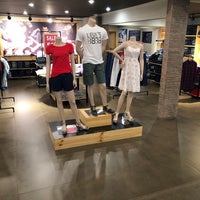 Levi's Outlet Store Pancoran - Giyim 
