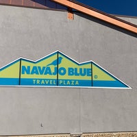 Foto scattata a Navajo Blue Travel Plaza da Justin G. il 2/28/2023
