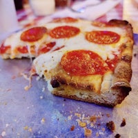 Foto tomada en Rocco&#39;s Pizza  por Nathan R. el 9/18/2023
