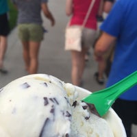 Foto diambil di Glacé Artisan Ice Cream oleh Noah B. pada 6/30/2015
