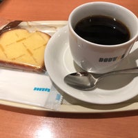 Photo taken at Doutor Coffee Shop by YOSHIMOT0 on 1/31/2022