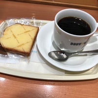 Photo taken at Doutor Coffee Shop by YOSHIMOT0 on 1/16/2022