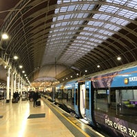 Photo taken at London Paddington Railway Station (PAD) by softtempo on 11/10/2017