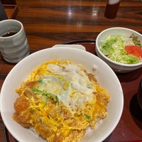 Photo taken at 豚肉 創作料理 やまと 南青山店 by softtempo on 2/29/2020