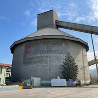 Photo taken at Çimentaş İzmir Çimento Fabrikası by Mustafa K. on 1/28/2022
