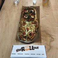 Foto tomada en Slim &amp;amp; Husky&amp;#39;s Pizza Beeria  por Michael N. el 9/23/2019