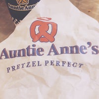 Photo taken at Auntie Anne&amp;#39;s by ЈЕЯЕМΙА ℳΟΝΕ ㅤ. on 5/1/2015
