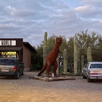 2/24/2020 tarihinde Katie B.ziyaretçi tarafından Tucson Mineral And Gem World'de çekilen fotoğraf