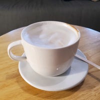 Das Foto wurde bei Bravado, Italian Coffee Bar &amp;amp; Lounge von oohgodyeah am 1/4/2020 aufgenommen