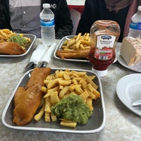 Photo taken at Kingfisher Fish and Chips by Usama A. on 9/15/2018