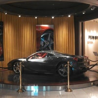 Снимок сделан в Penske-Wynn Ferrari/Maserati пользователем Alex C. 12/7/2012
