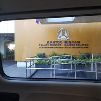 Photo taken at Kantor Imigrasi Kelas I Khusus Jakarta Selatan by Kristine N. on 5/24/2019