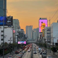 Photo taken at Phetchaburi Road by TEVE on 12/19/2022