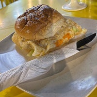 Foto tomada en Mient&amp;#39;s Burger  por jascinda j. el 7/21/2022
