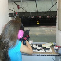 6/30/2013에 Jose V.님이 Take Aim Gun Range에서 찍은 사진