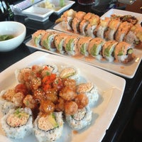 4/26/2013 tarihinde Cynthia T.ziyaretçi tarafından Awesome Sushi'de çekilen fotoğraf