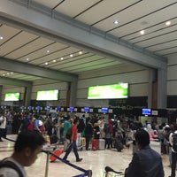 Photo taken at Garuda Indonesia Check-In Counter by Machruzar m. on 6/30/2016
