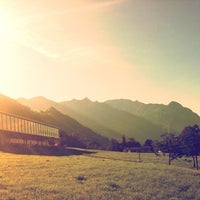 10/3/2012 tarihinde Nicole T.ziyaretçi tarafından Universität • Liechtenstein'de çekilen fotoğraf