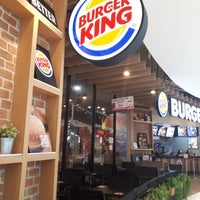 Photo taken at Burger King by Tummy _minicoopy p. on 1/1/2019