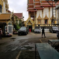 Photo taken at Wat Kaew Jam Fah by Tummy _minicoopy p. on 10/11/2020