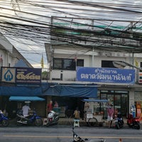 Photo taken at ตลาดวัฒนานันท์ (ฝั่งโขง) Wattananun Market (Fang Khong) by Tummy _minicoopy p. on 9/10/2023
