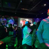 8/11/2018 tarihinde Colleen D.ziyaretçi tarafından Deloreans 80s Bar'de çekilen fotoğraf