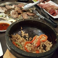 Foto tomada en OHYA Sushi, Korean Grill &amp;amp; Bar  por Colleen D. el 7/4/2017