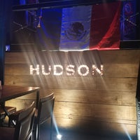 Foto tirada no(a) Hudson Bar por Andi S. em 9/16/2022