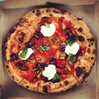 2/28/2013에 Joel G.님이 Pitruco Mobile Wood-Fired Pizza에서 찍은 사진