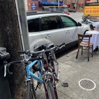 Foto tirada no(a) Curbside Cafe por Jiye K. em 6/20/2021